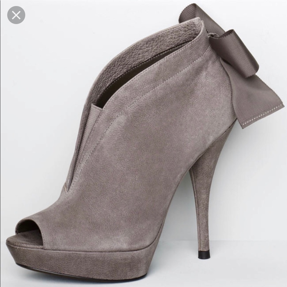 Vera Wang Royce Bootie Size 9